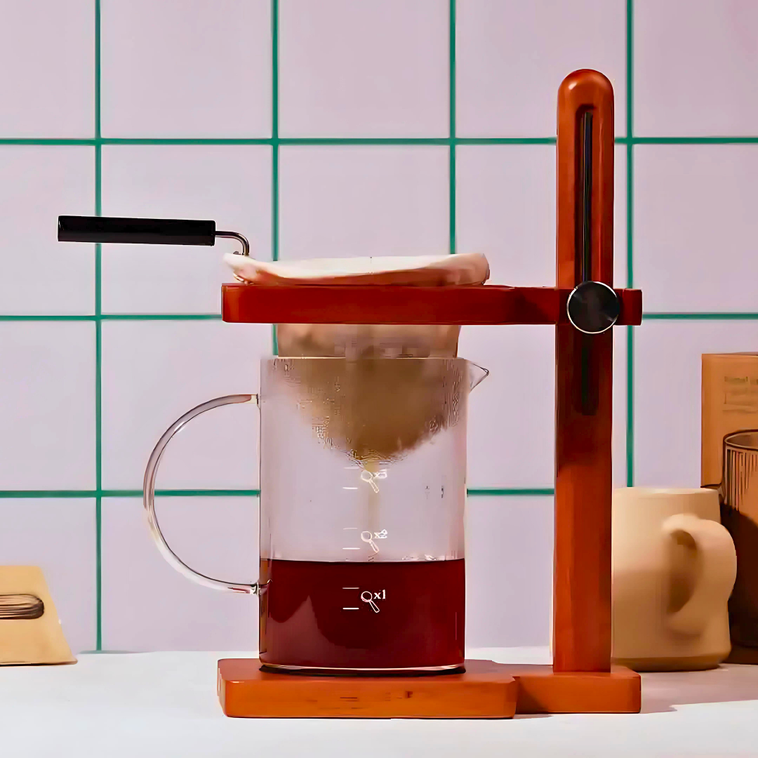 A carafe used to brew coffee with the Plinc method.
